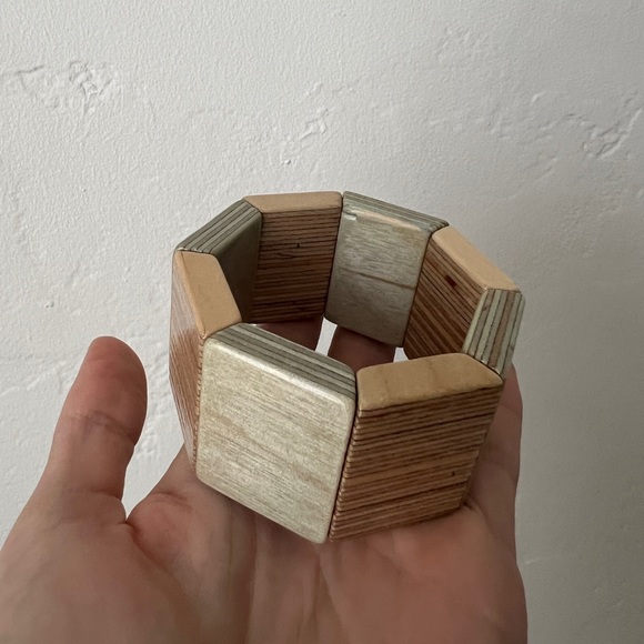 Octagonal chunky modern plywood sea foam light wood geometric bangle bracelet - Picture 4 of 14